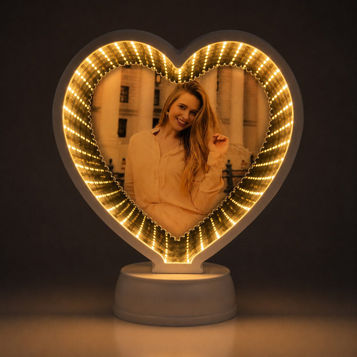 Oglinda magica cu insertie foto si efect INFINITY LED - INIMA