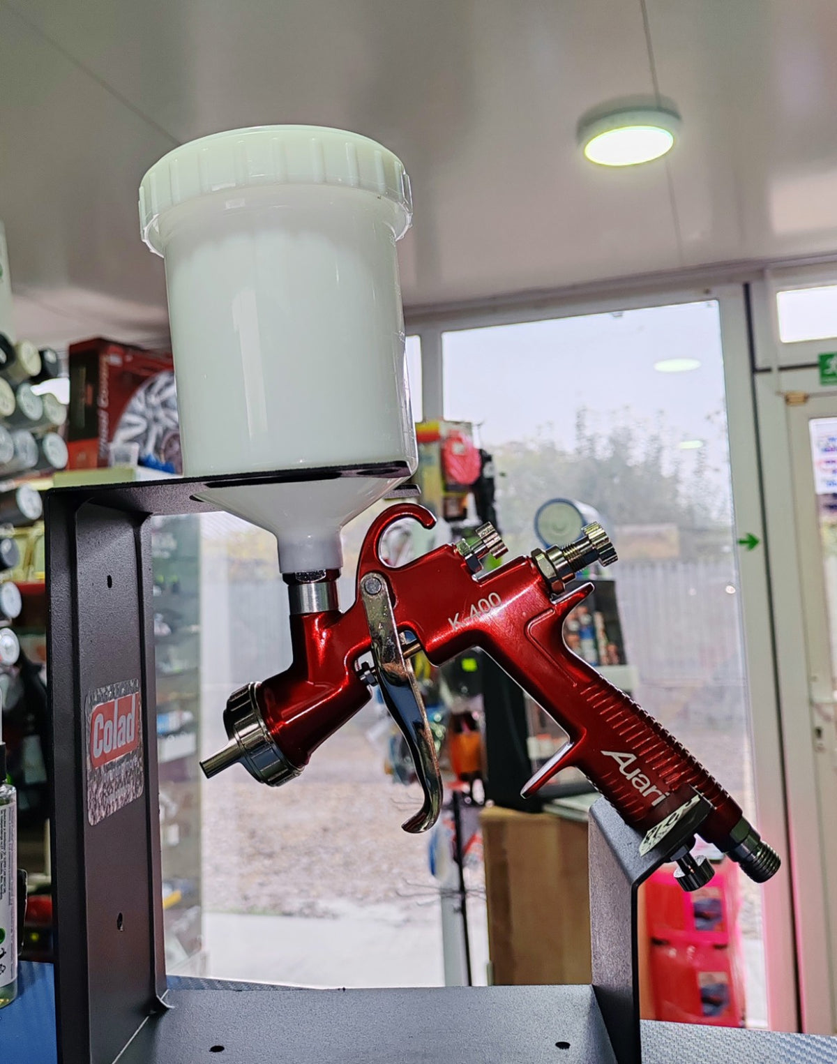 Pistol de vopsit auto Auarita K-400 LVMP cu duză de 1.3 mm și rezervor superior de 600 ml